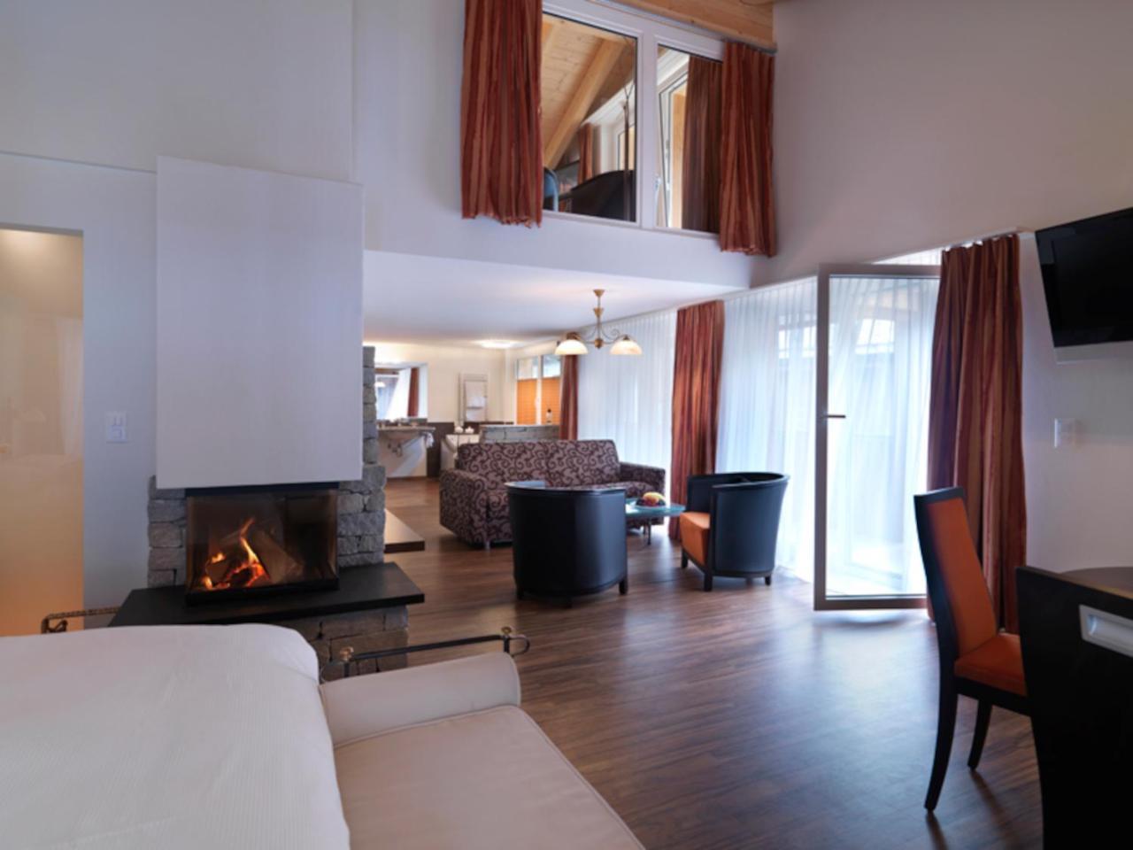 Wellnesshotel Schweizerhof Saas Fee Oda fotoğraf
